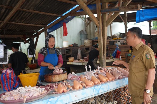 
					Tepis Informasi Hoaks,Harga Cabe Turun, Bawang Naik
